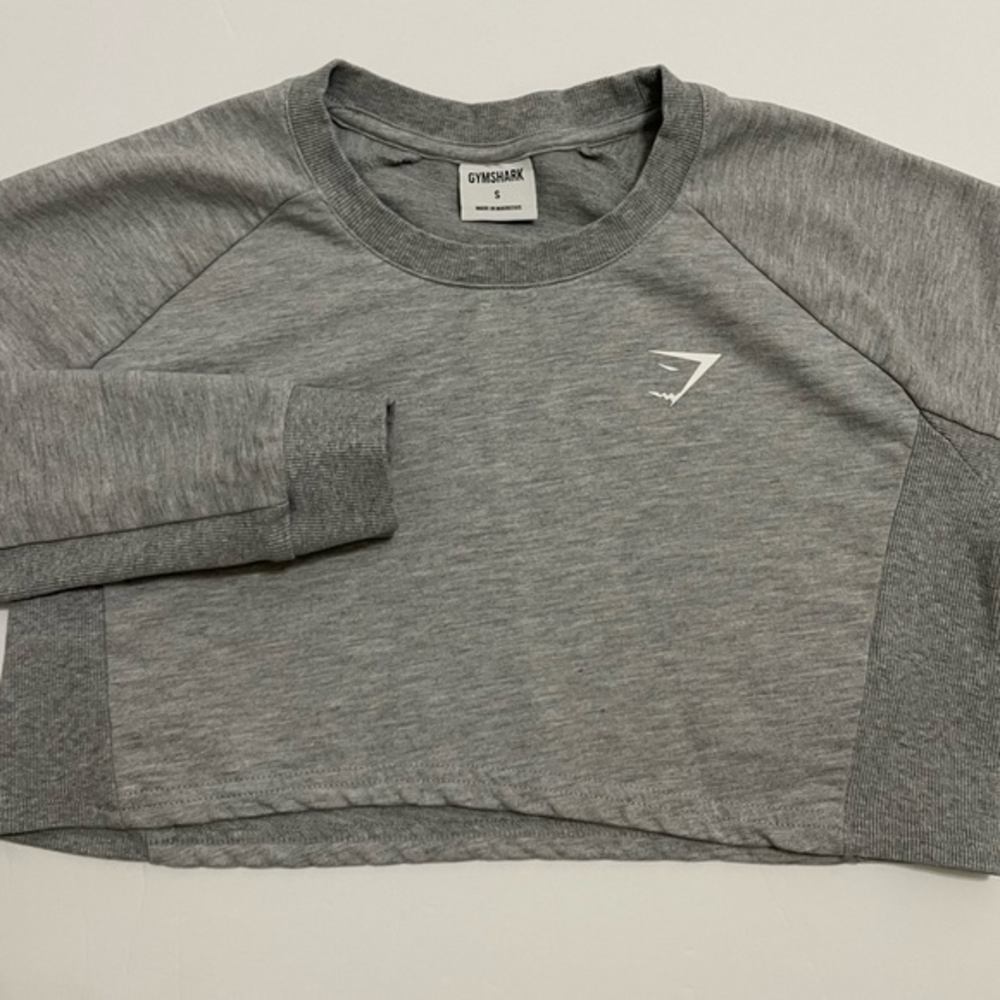 Gymshark Training Cropped Sweatshirt in Gray Size Small‎